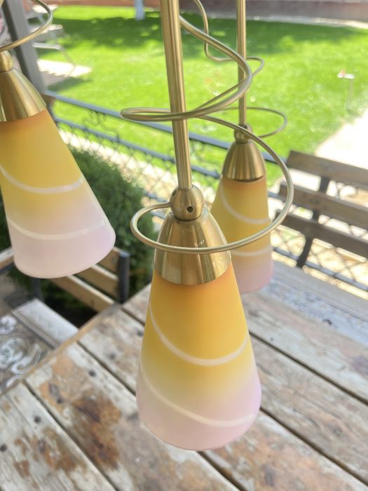 Продается люстра