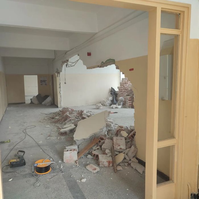 Кърти чисти извозва, къртене без почивка, извозване на Отпадъци