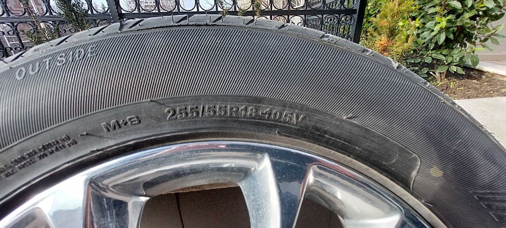 Гуми с джанти 5x108 18цола