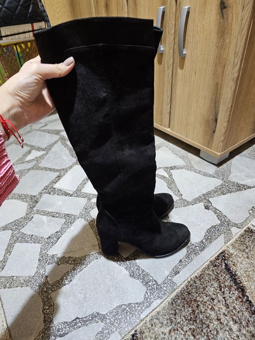 Дълги ботуши от велур