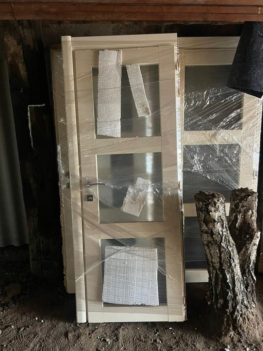 Двери бу из натурального дерева