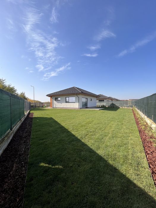 Casa individuala de inchiriat in Mosnita Noua curte 600 mp