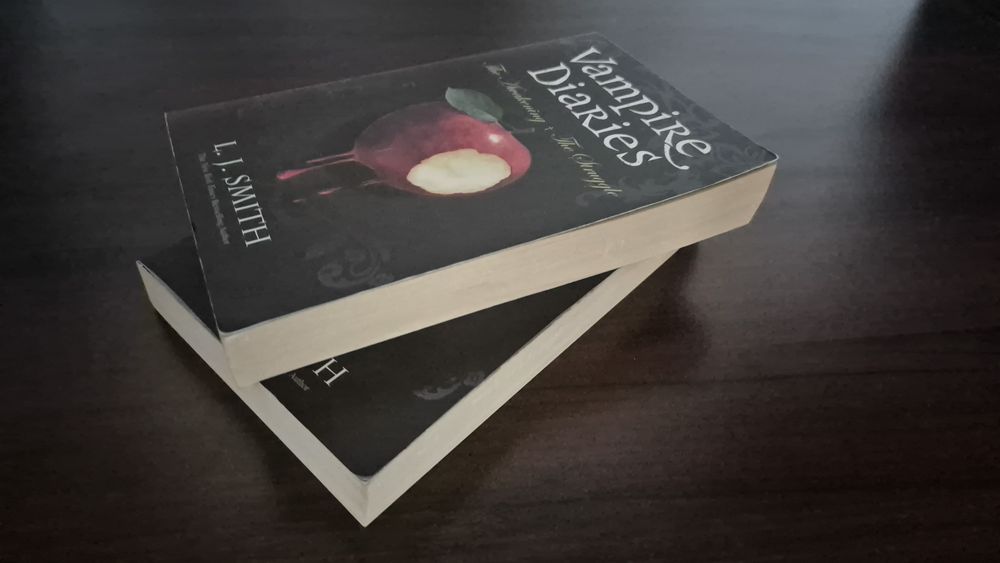 The Vampire Diaries - L J Smith - carti in engleza