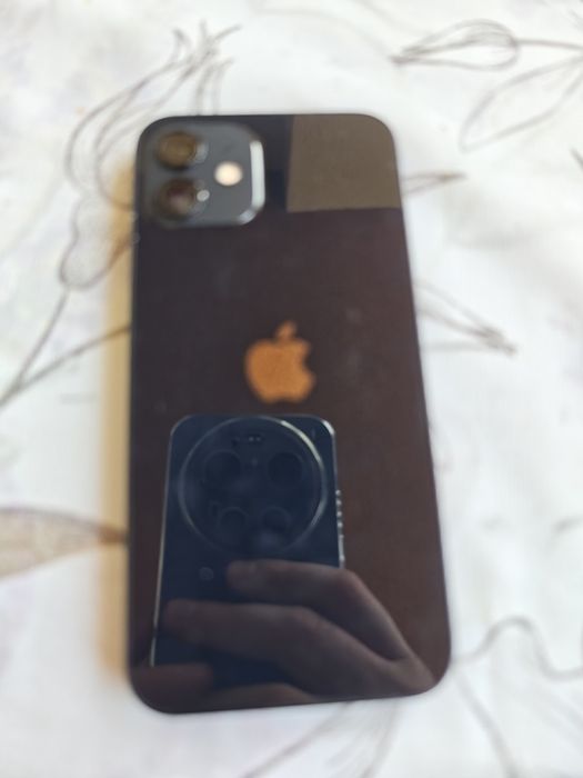 Apple iPhone 12, 128GB, Black/Черен, добро състояние + подаръци