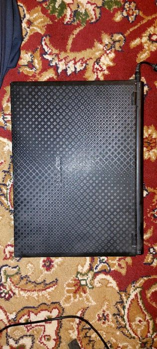 Noutbuk sotiladi ishlashi yahshi