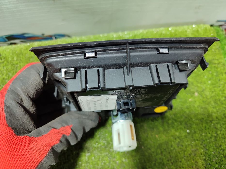 DISPLAY AFISAJ CLIMA SKODA SUPERB 2 FACELIFT 2.0 DIESEL 2014 COD OEM 3T0919201A / 2013-2015