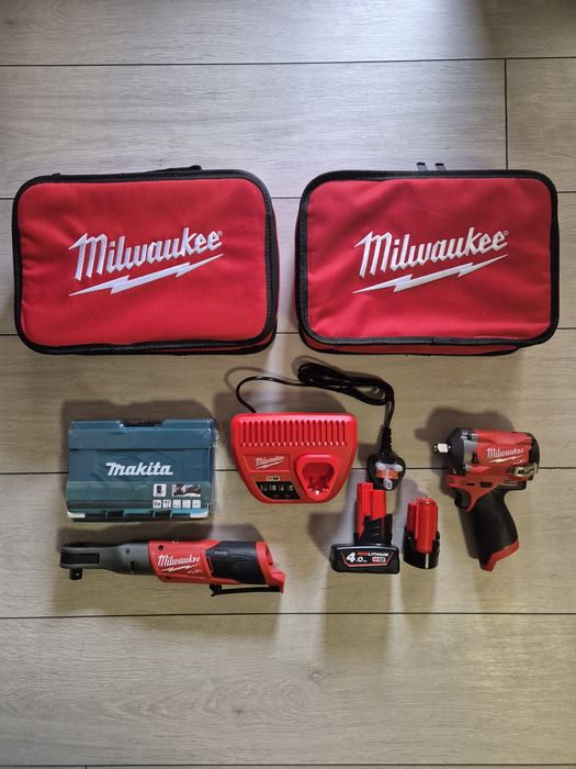 Scule Milwaukee 12V Cheie cu cricket si Pistol Impact