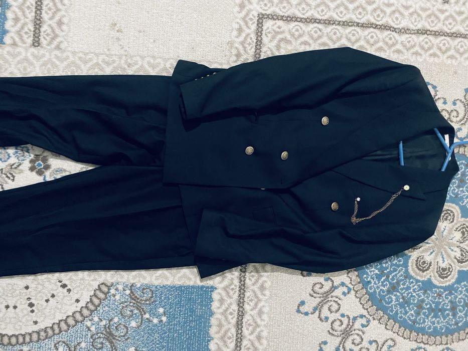 Кастюм сатылады