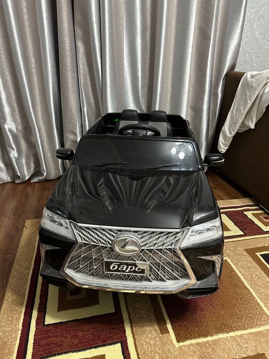 Электромобиль Lexus для детей