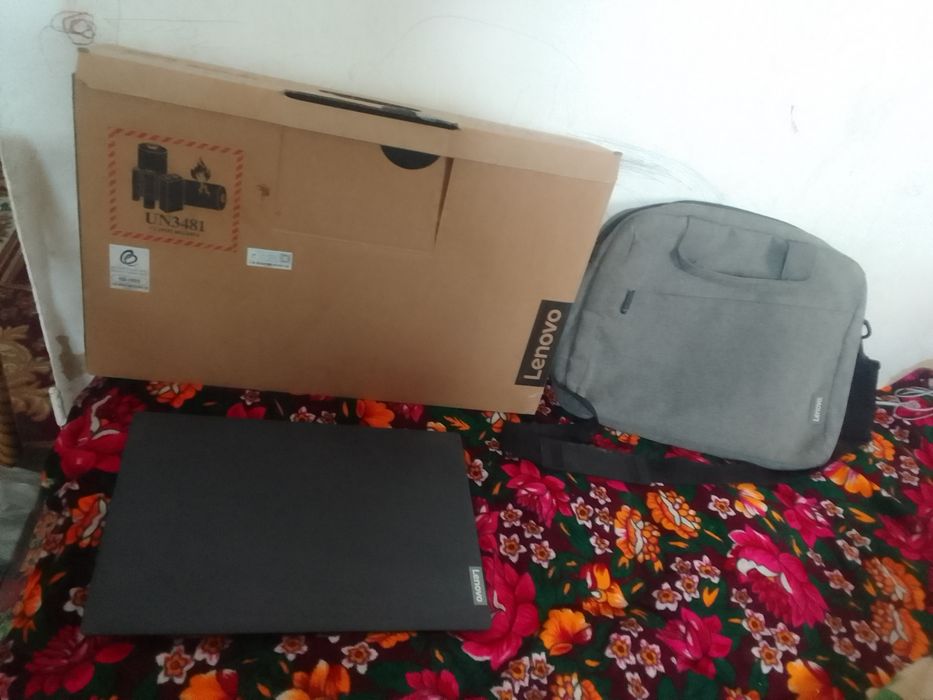 lenovo  Intel core i3