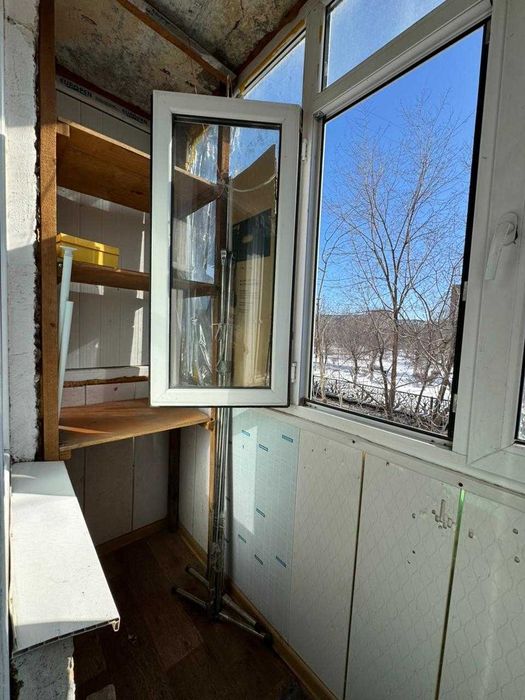 Продам 2 комнатную по Абая