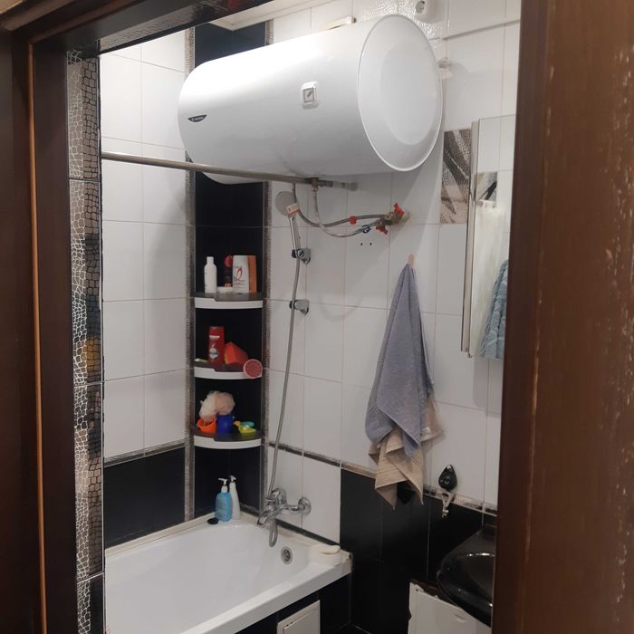 Продам 2 комн. квартиру в самом центре Караганды