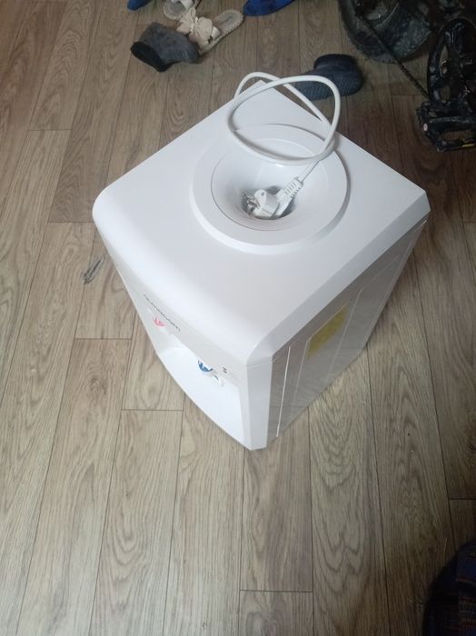 Диспансер для воды