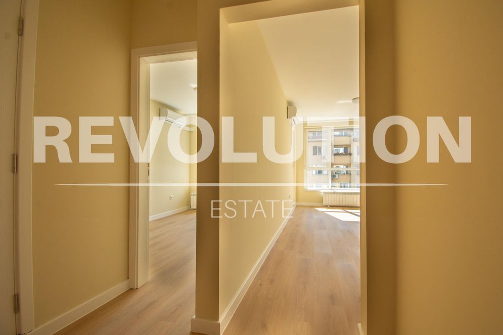 Дава се под наем Двустаен апартамент в София, Зона Б-19 - 55 кв.м за 700 € - Снимка #3