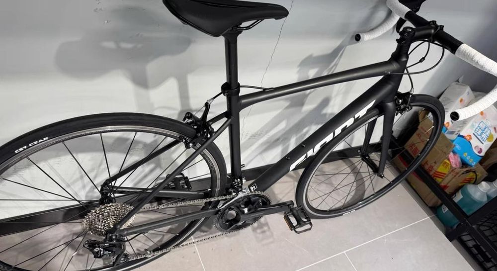 Велосипед GAINT Contend 0