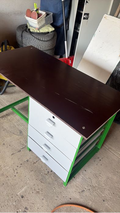 Banc de lucru cu 4 sertare