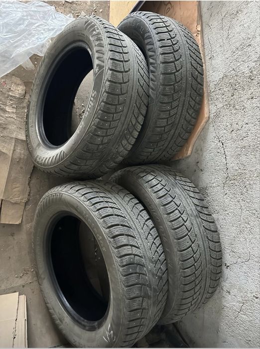 Продам шины в комплекте