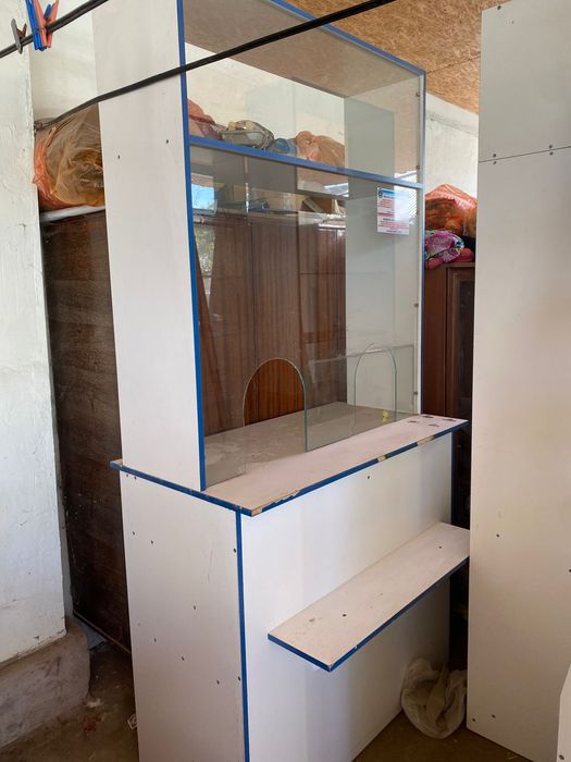 Продам мебели для аптеки