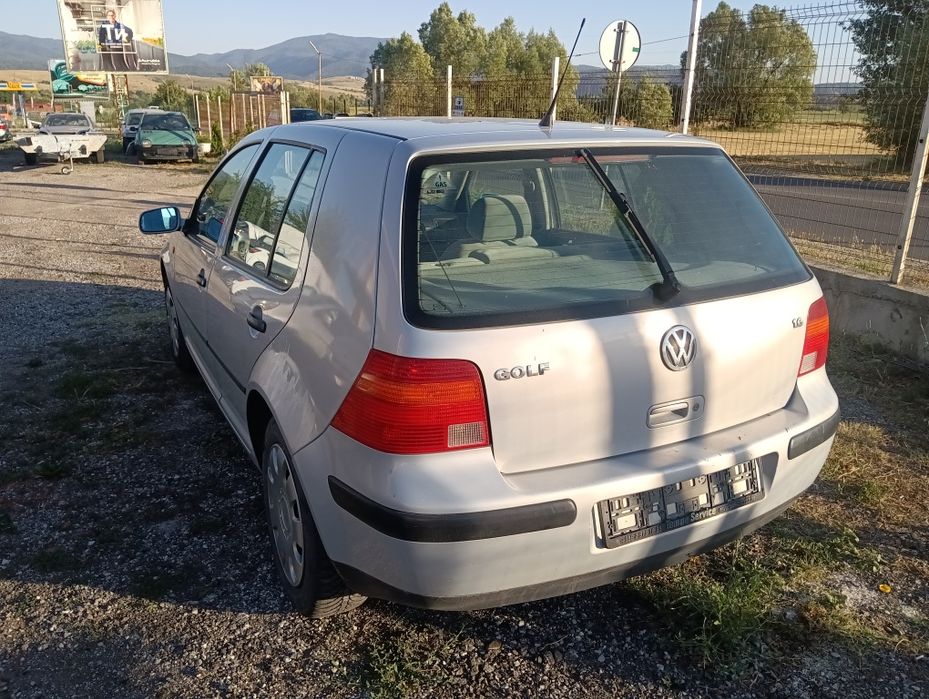 Голф 4 1.6 с газ на части