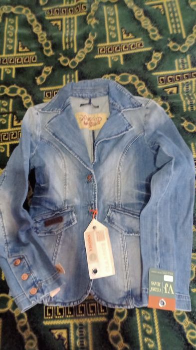 Джинсы и джинсовые пиджаки