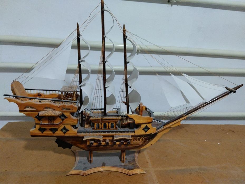 Парусник ручной работы