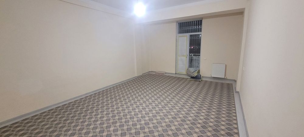 Yangihayot 4 -metro bekati, Nurhayot Navastroyka