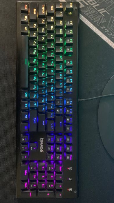 Mehanika klaviatura sotiladi !