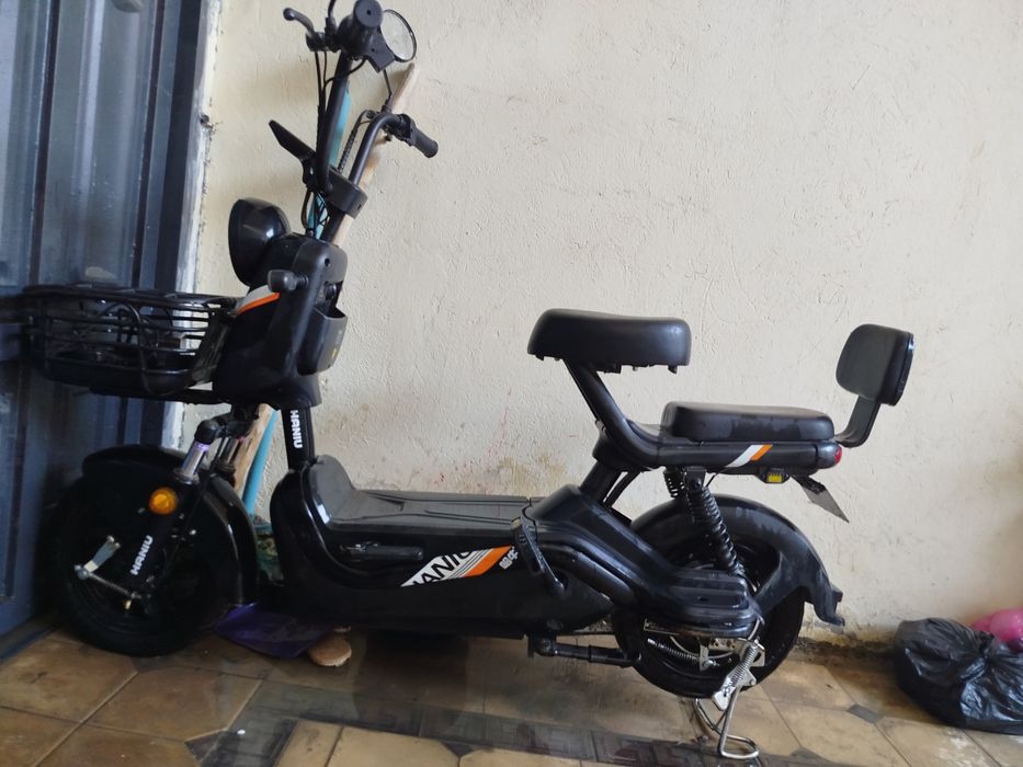 Скутер сотилади 250$
