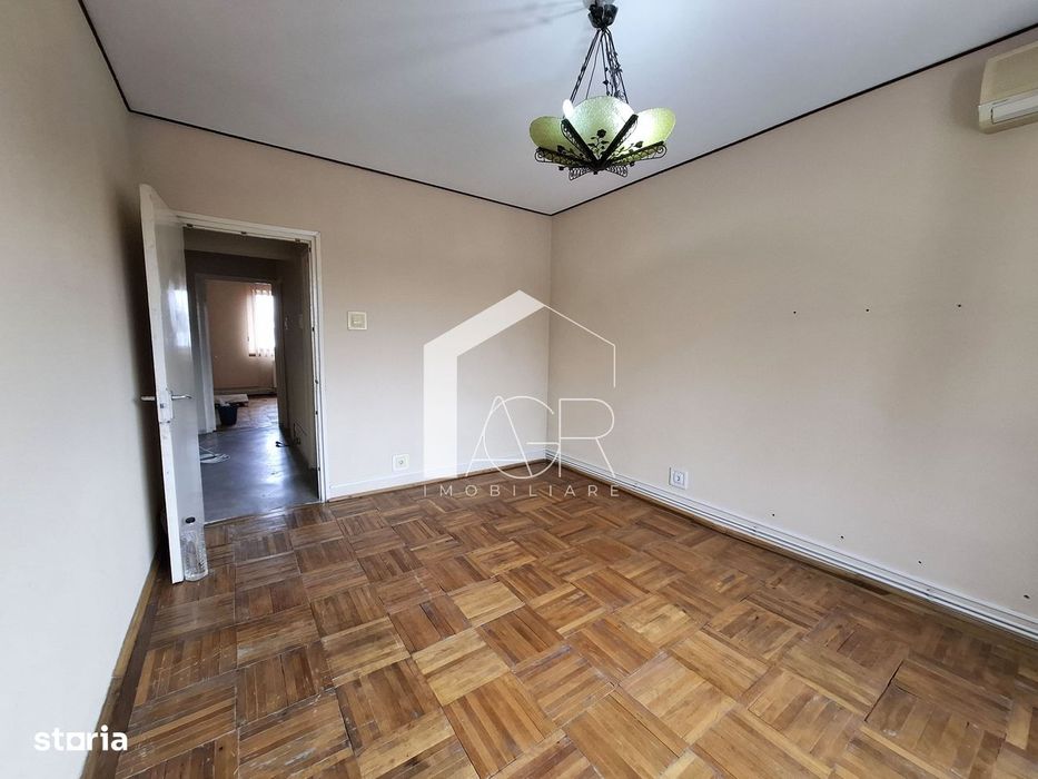 Apartament cu 4 camere, zona Nord