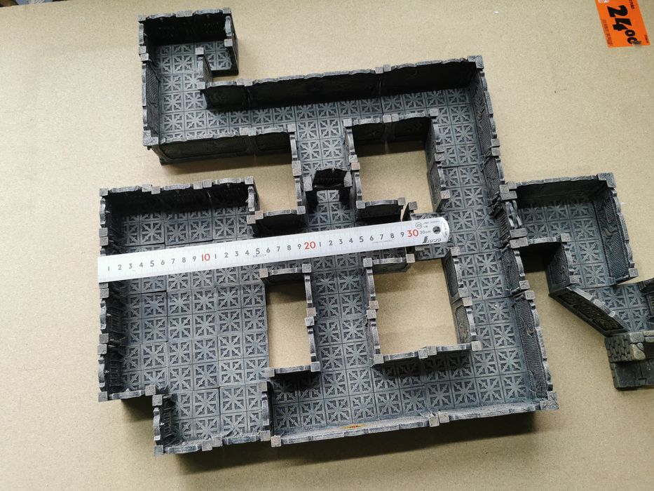 Teren miniaturi Dwarven Forge Den of Evil Room Set