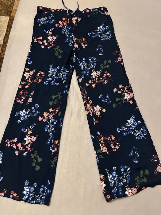pantaloni evazati