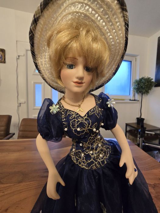 Порцеланова кукла “Принцеса Даяна”