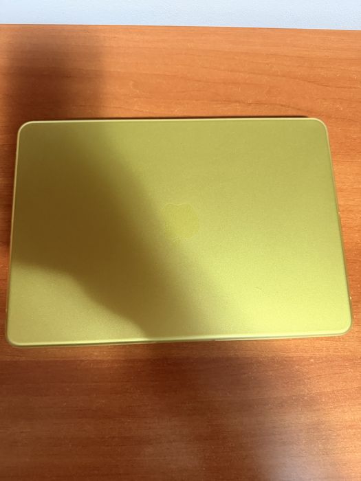 Macbook Neo, în garantie