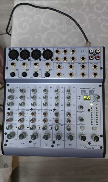 Професионален аудио миксер, пулт Алесис Alesis Multimix 8FX