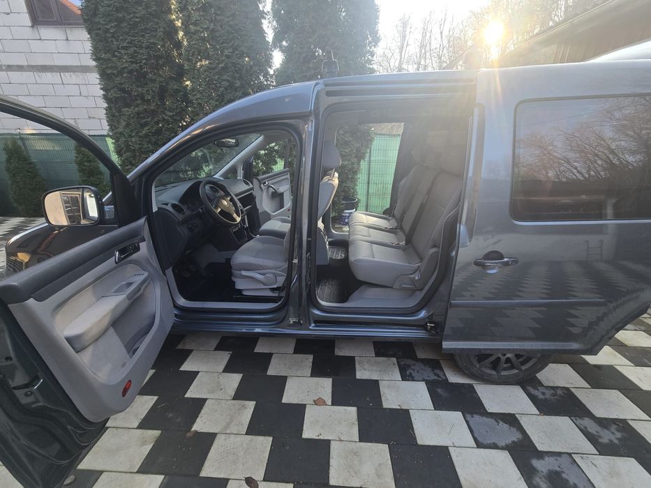 VW Caddy 2009 Benzina