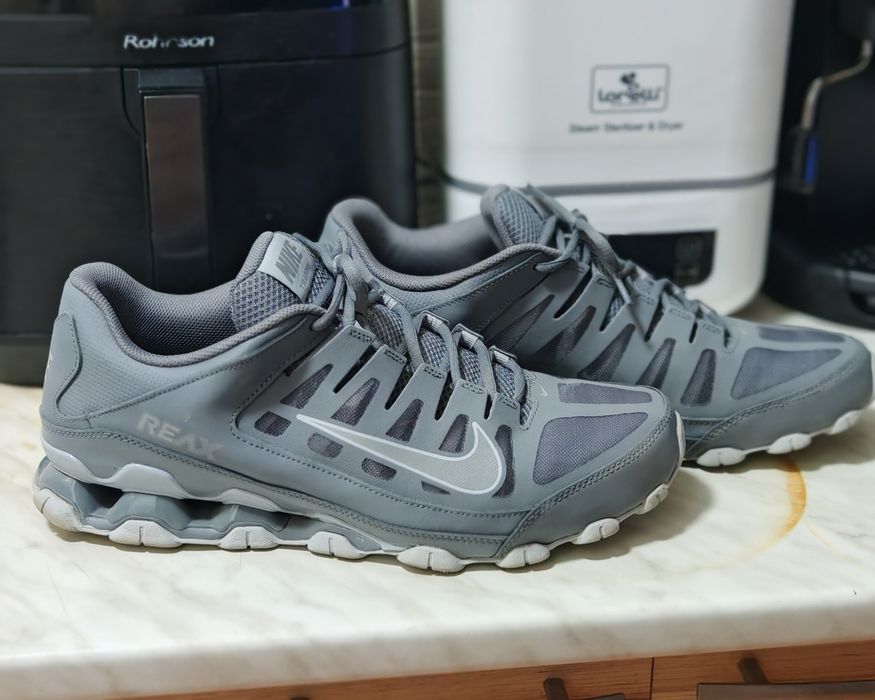 Маратонки Nike Reax