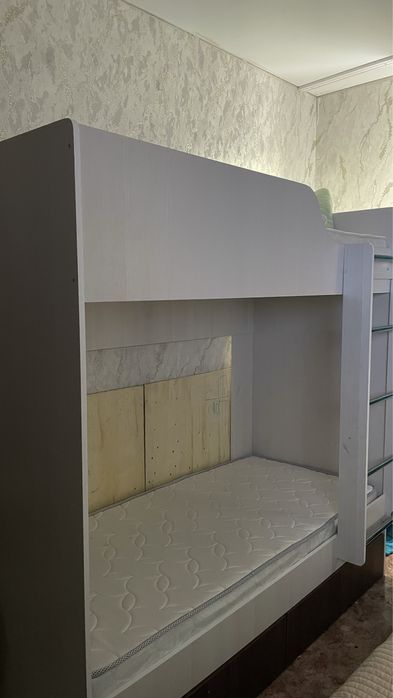 Продам двухъярустный кравать почти новый