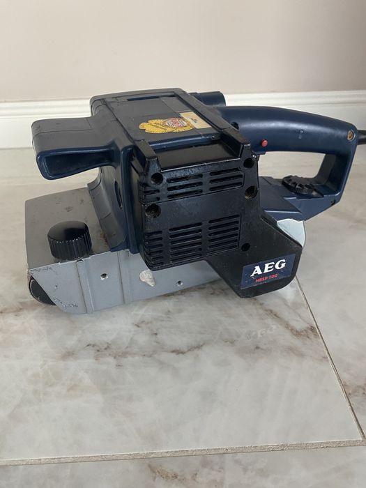 Masina slefiut AEG cu banda smirghel