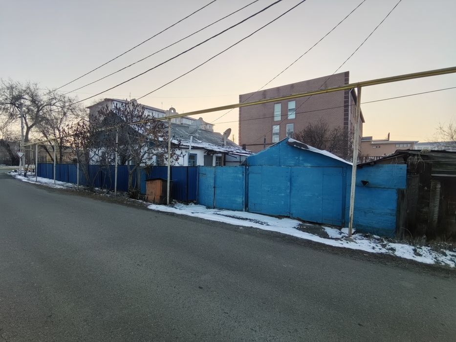 Продаётся полдома