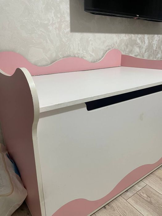 Детский пеленальгый столик +комод для игрушек.