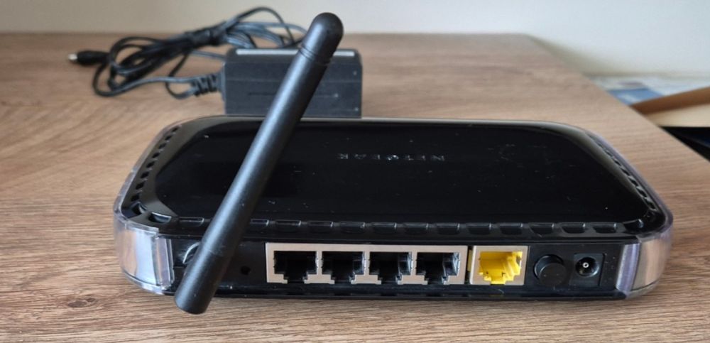 Рутер Netgear N150 WNR1000.