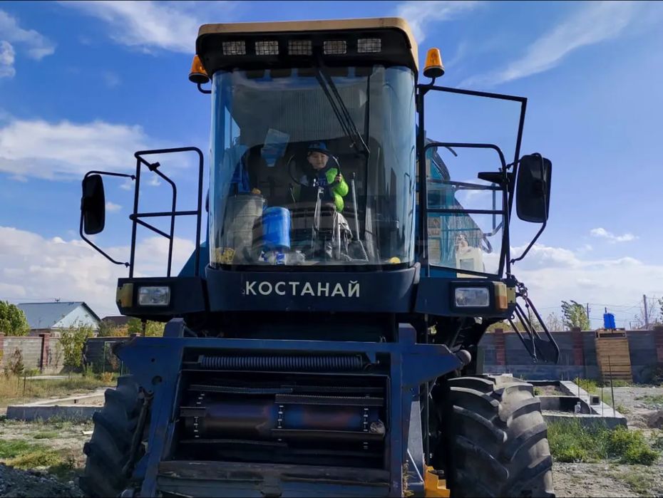 Продам комбайн Есиль