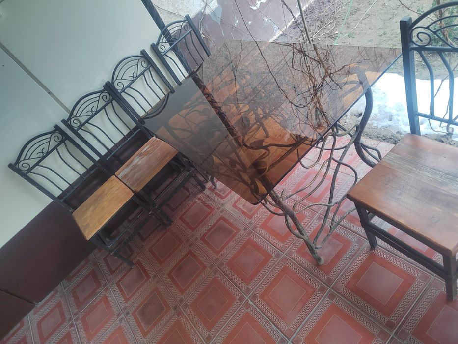 Стол стул сотилади срочно