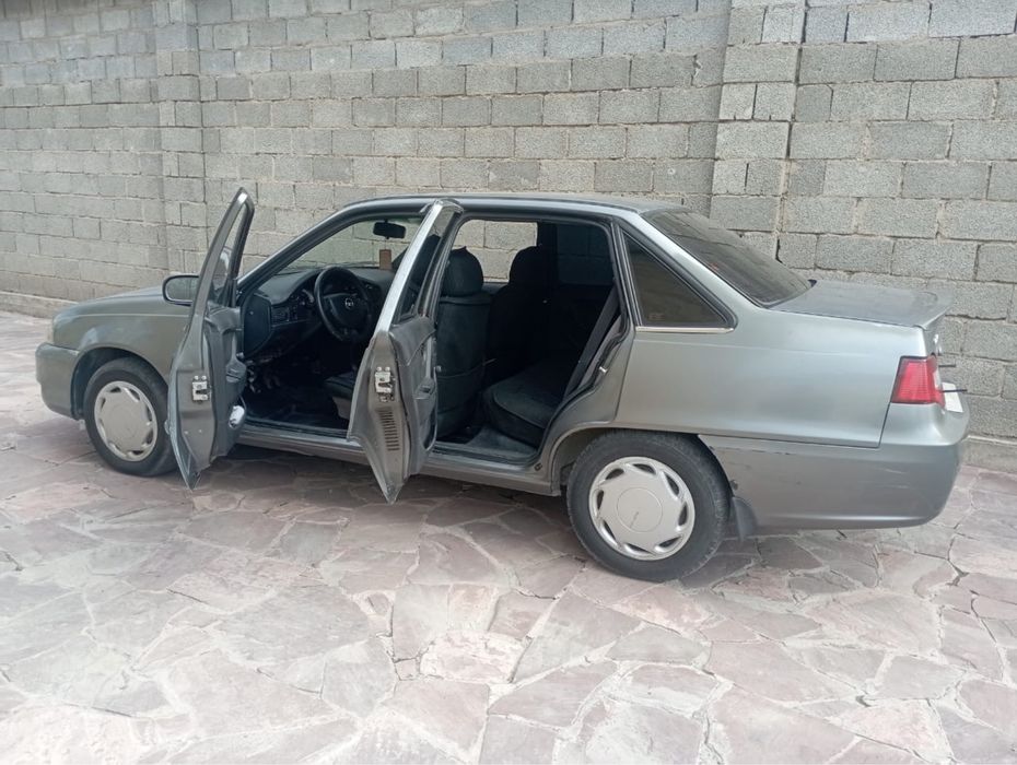 Автомобиль некси 2