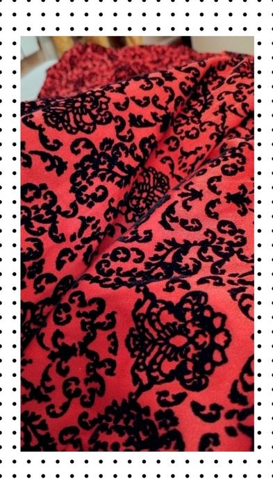 Платье с бархатными узорами