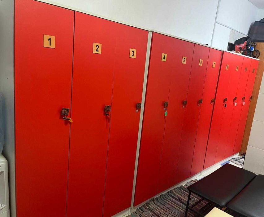 Продам шкафчики в раздевалку