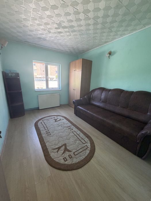 Apartament 3 camere decomandat de inchiriat in cartier Nioua