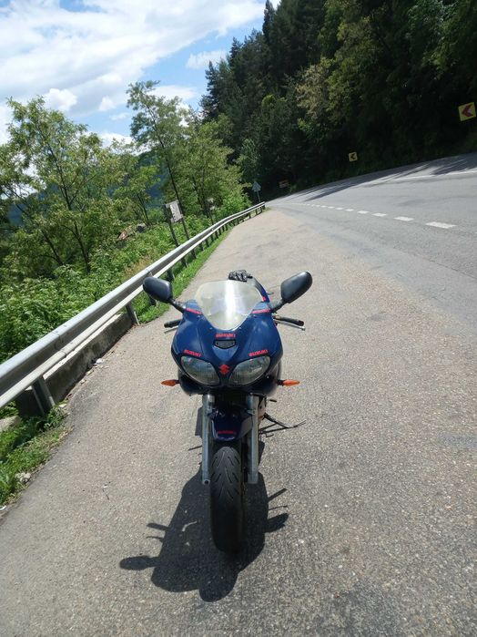Vând Suzuki SV 650 Anul 2000 Cu toate actele valabile   care sunteți interesat mă puteți contacta