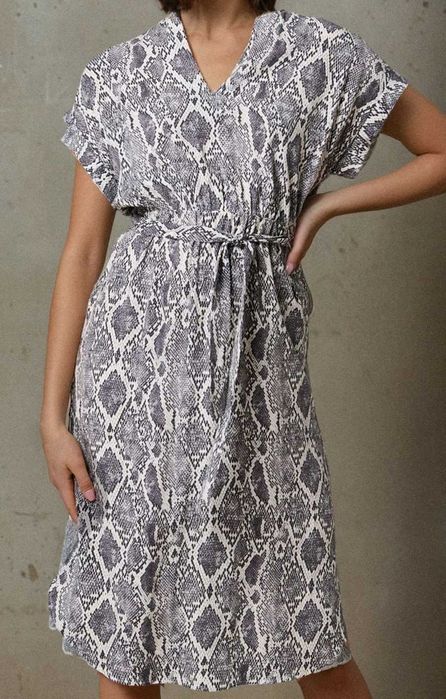 Rochie - Livrarea 5 lei - NOUĂ - midi - vâscoză