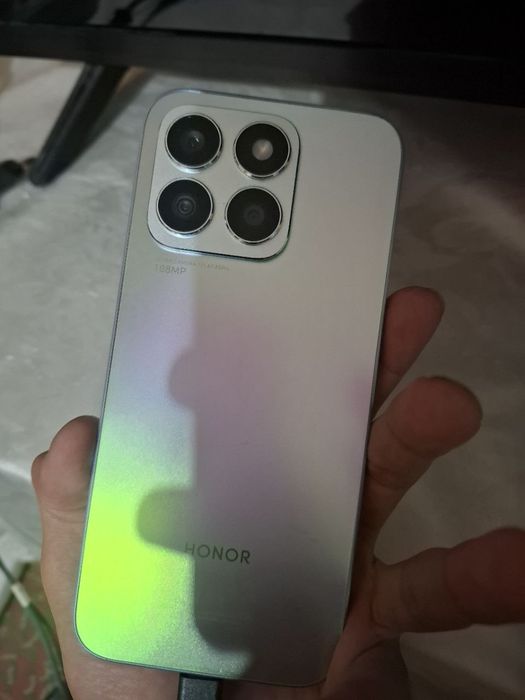 HONOR 108MP  2,000,000